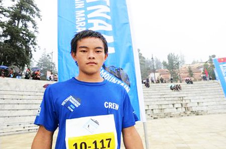 Cậu bé người Mông Sùng A Tỏa xuất sắc giành ngôi vô địch ở cự li 10km. (Ảnh:BTC)